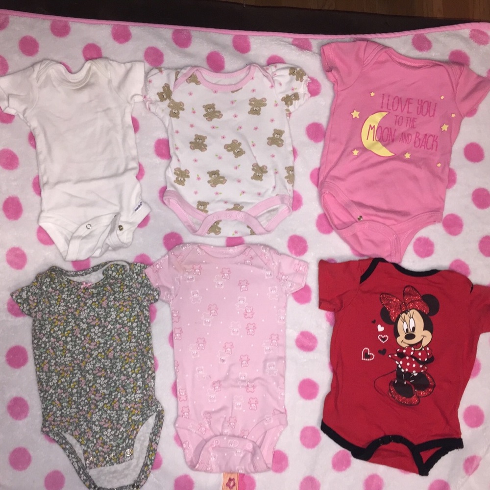 🚨NEED GONE!! 🌸6-0-3M ONESIES🌸